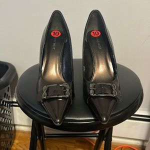 Nine West Brown size 10 pump